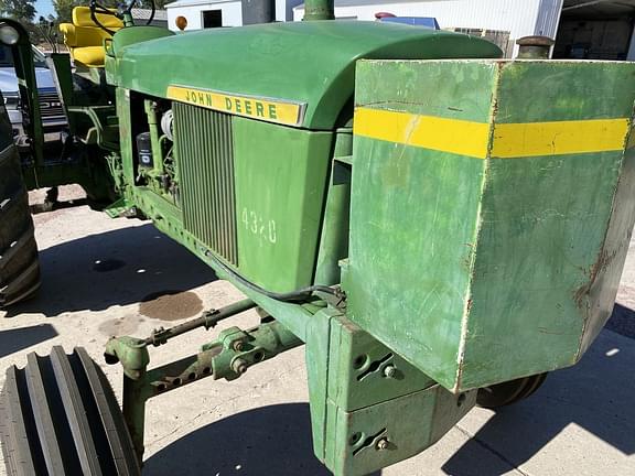 Image of John Deere 4320 equipment image 2