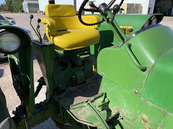 Image of John Deere 4320 equipment image 4