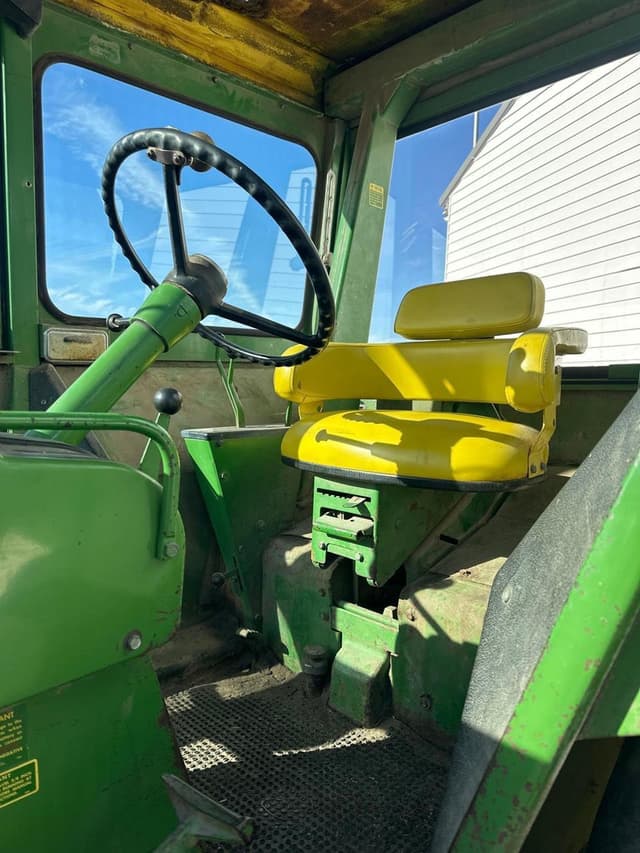 Image of John Deere 4320 equipment image 4