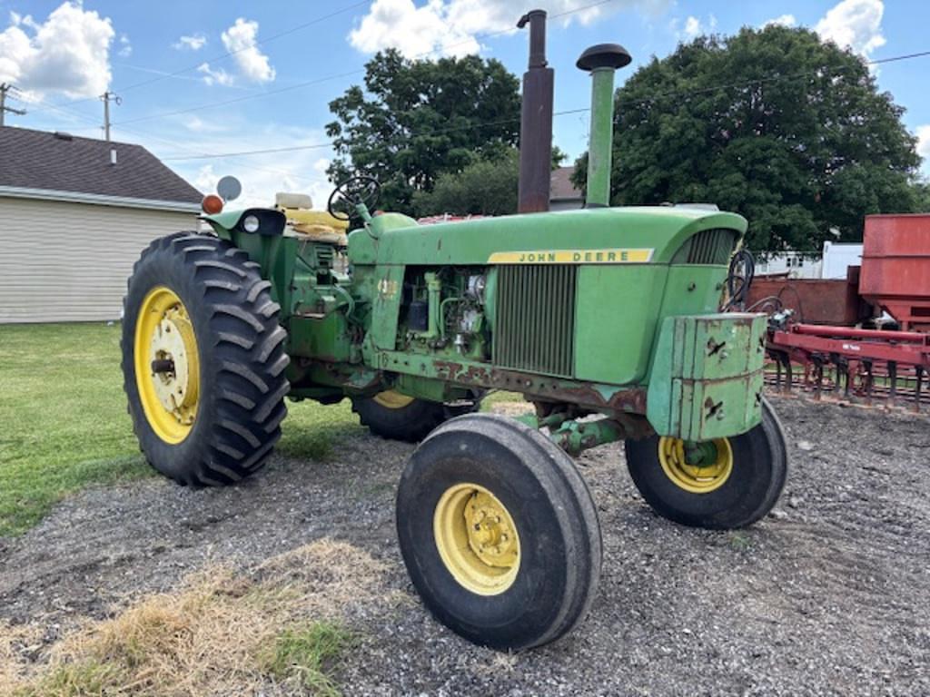 Image of John Deere 4320 Image 1