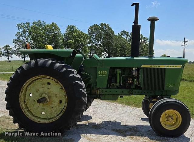 Image of John Deere 4320 equipment image 3
