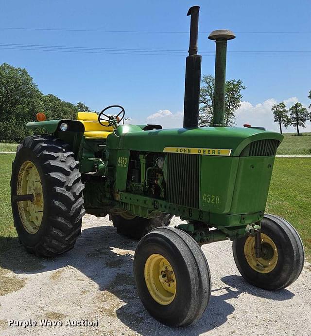 Image of John Deere 4320 equipment image 2