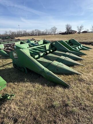 1972 John Deere 444 Equipment Image0