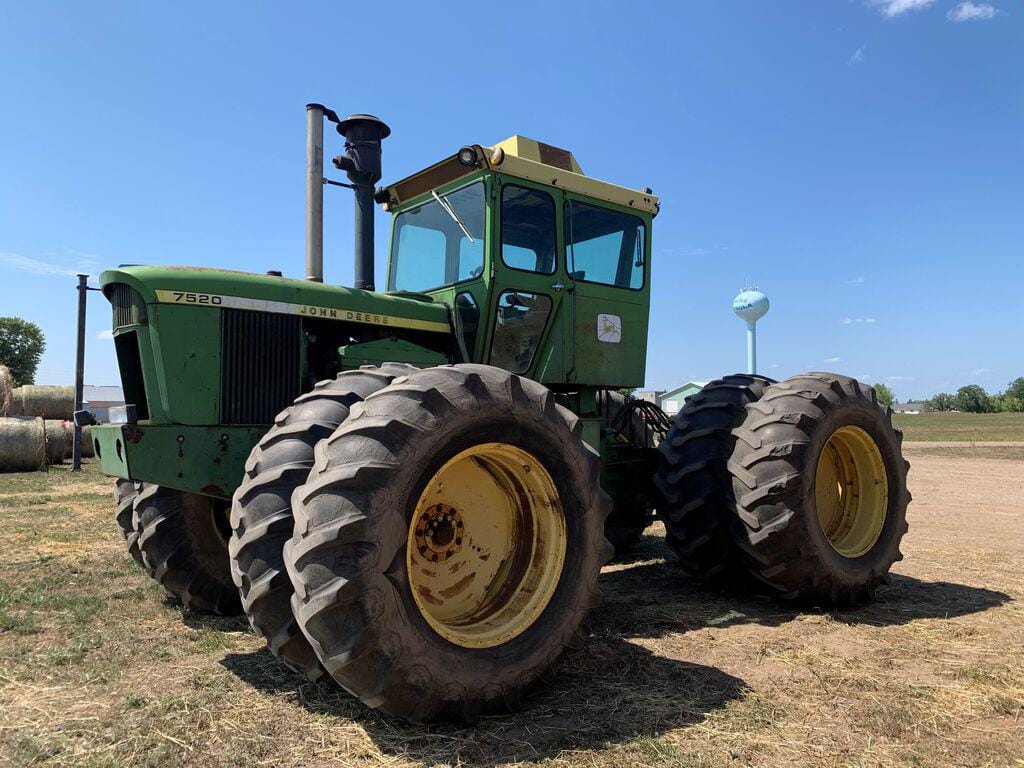 Main image John Deere 7520