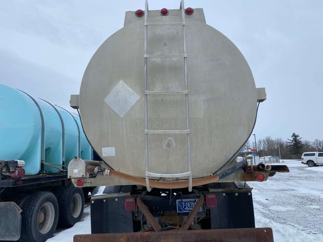 Image of Kenworth K100 equipment image 3