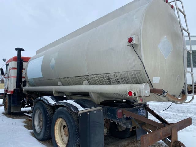 Image of Kenworth K100 equipment image 4