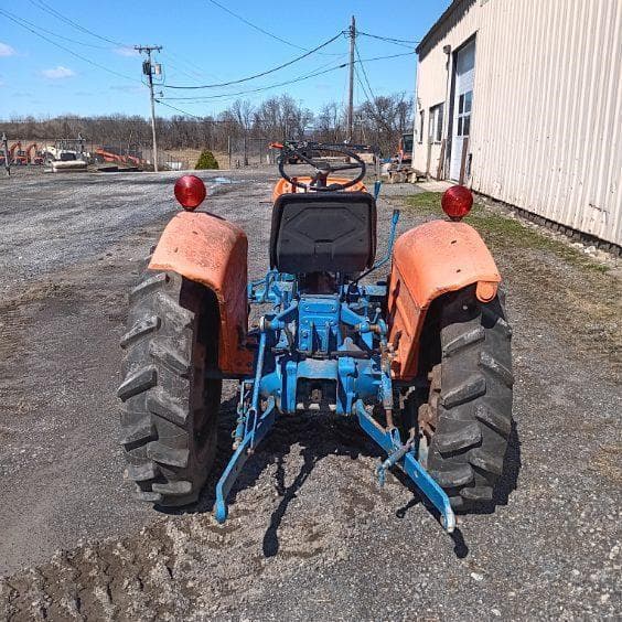 Image of Kubota L175 equipment image 3