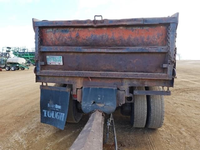 Image of Mack R685ST equipment image 3