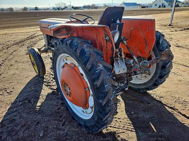 Image of Massey Ferguson 135 equipment image 4