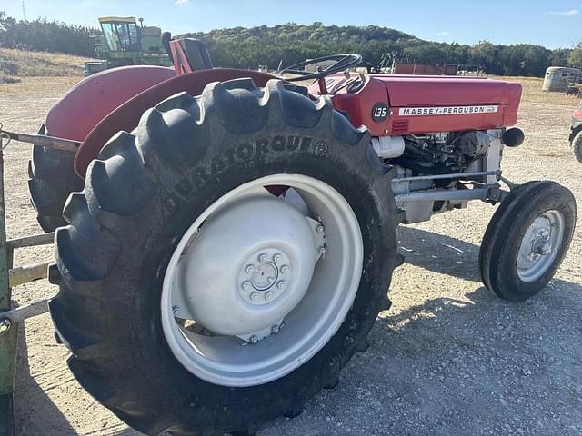 Image of Massey Ferguson 135 equipment image 3