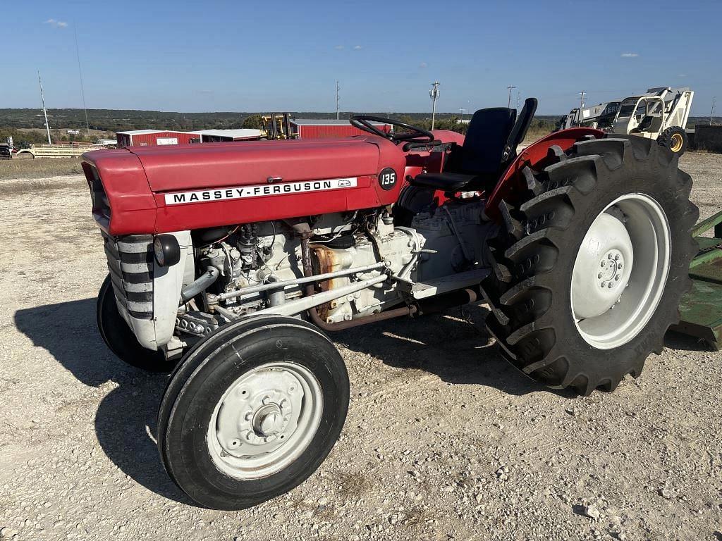 Image of Massey Ferguson 135 Primary image