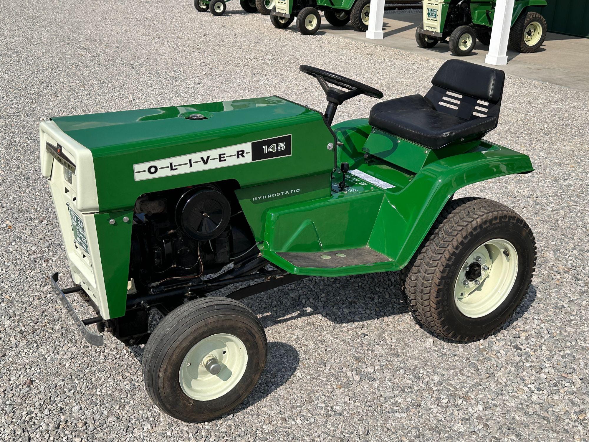 Main image Oliver 145