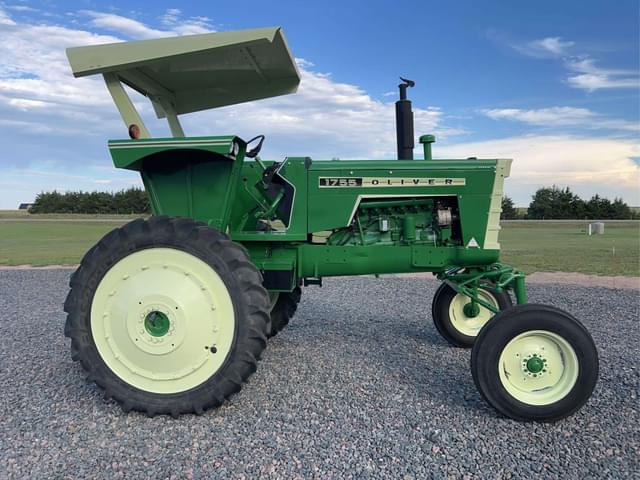 Image of Oliver 1755 equipment image 1