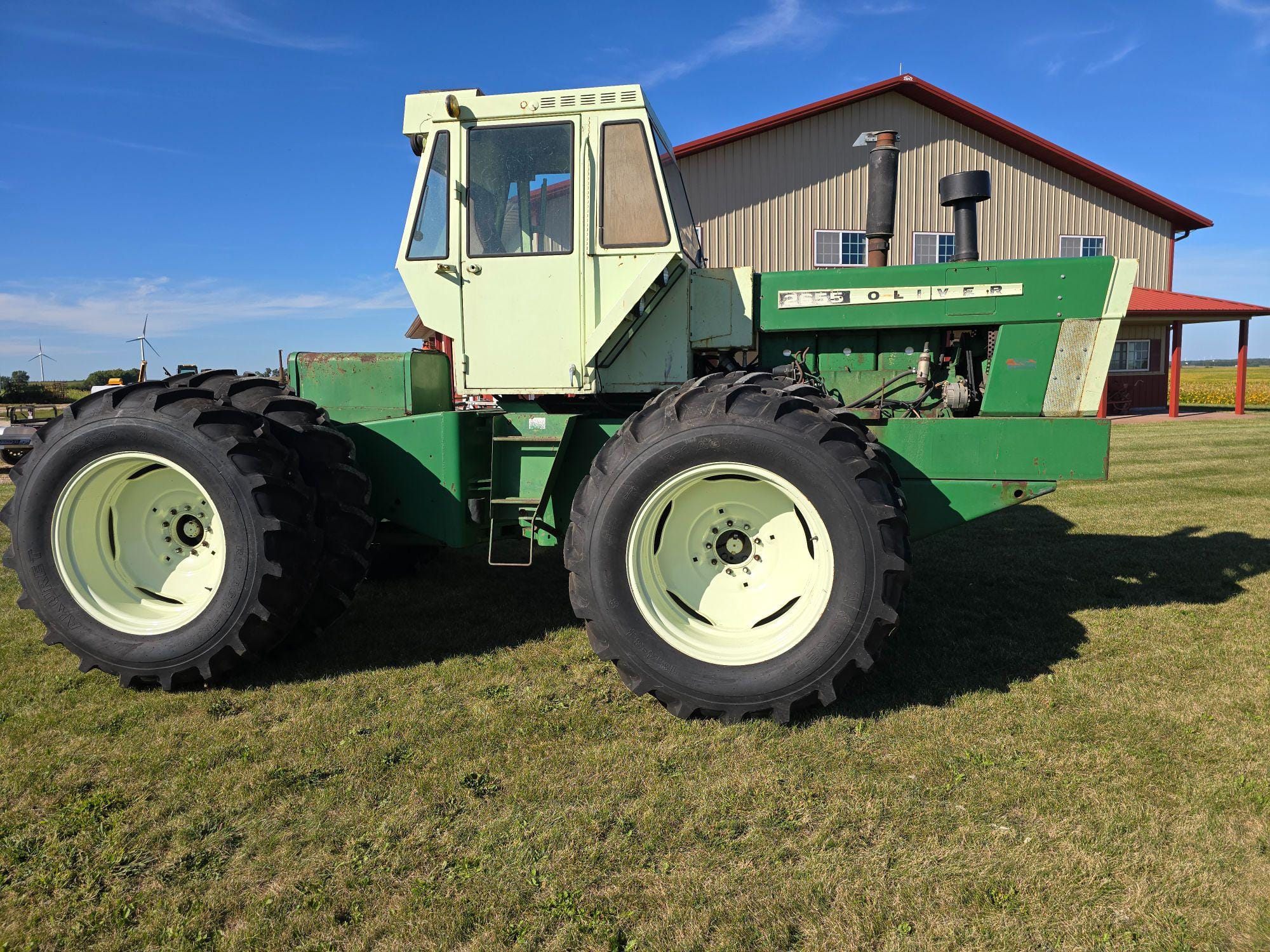 Main image Oliver 2655