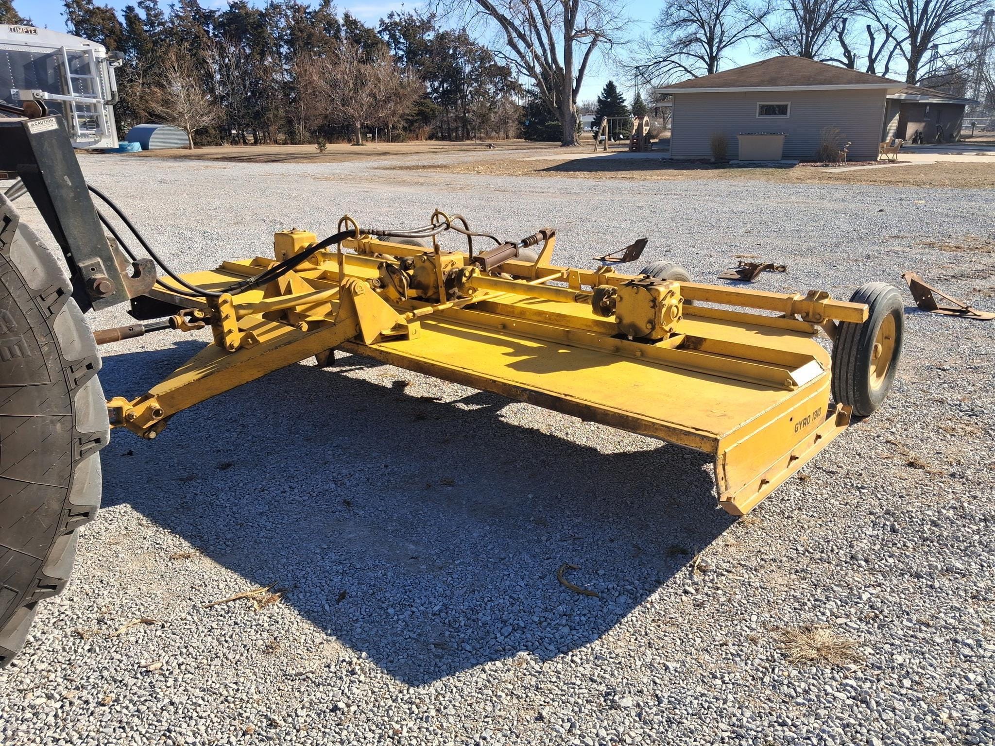 1972 Servis G1310 Equipment Image0