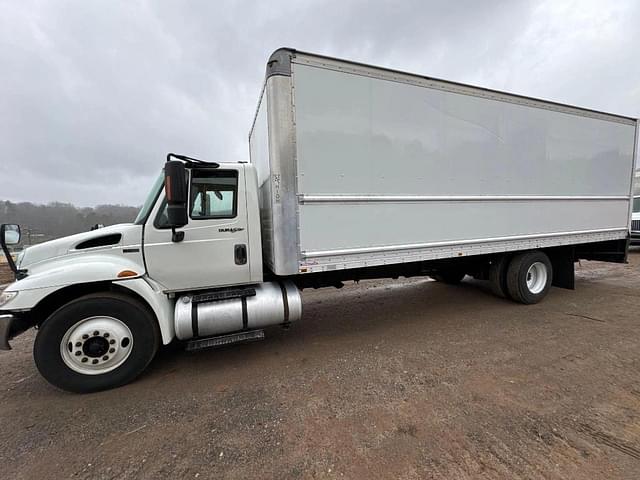 Image of International Durastar 4300 equipment image 1