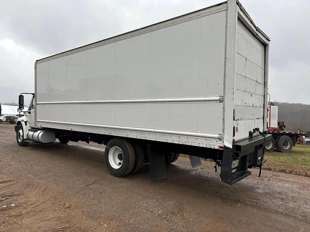 Image of International Durastar 4300 equipment image 3