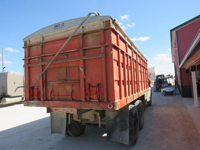 Image of Chevrolet C65 equipment image 4