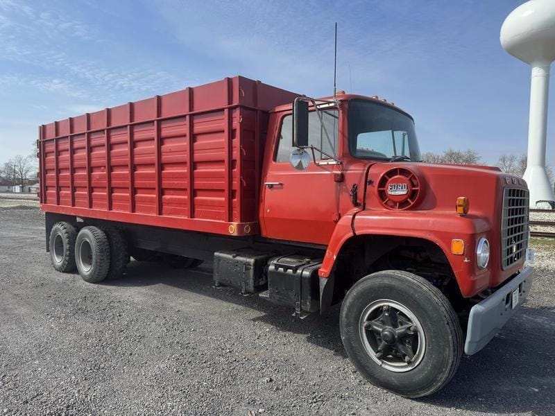 1973 Ford F-800 Equipment Image0