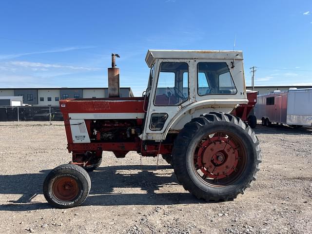 Image of International Harvester 766 equipment image 1