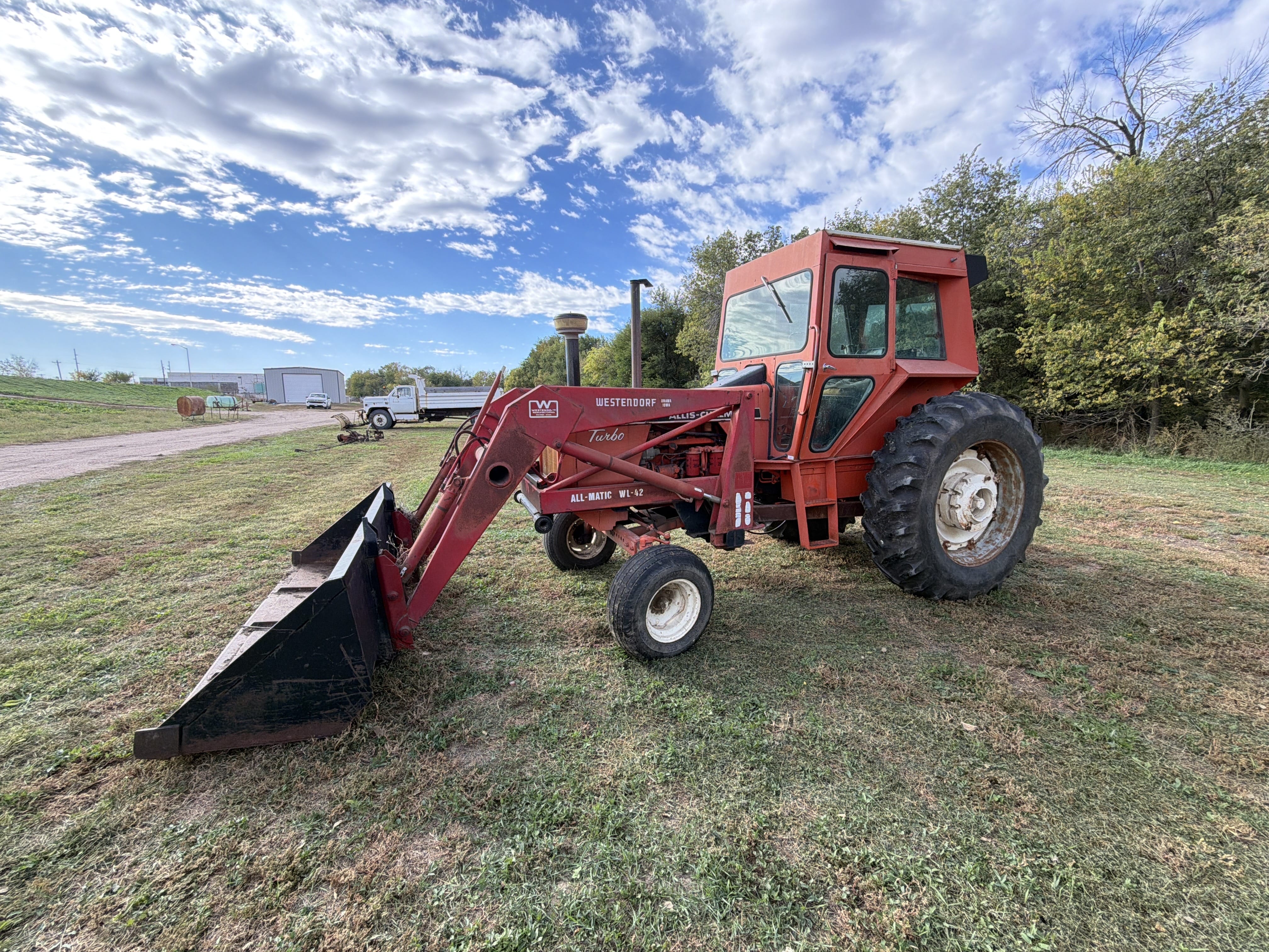 1973 Allis Chalmers 200 Equipment Image0