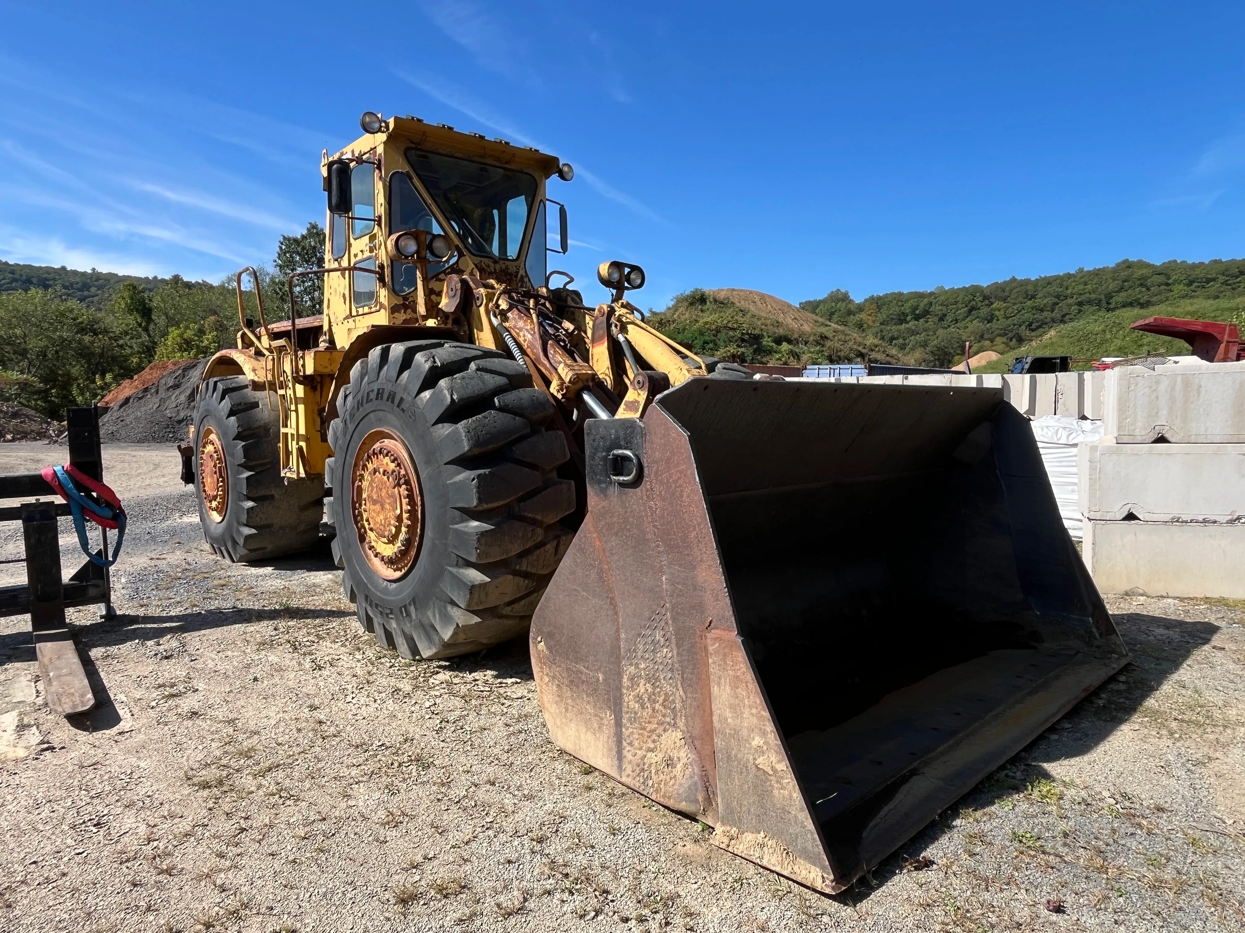 1973 Caterpillar 988 Equipment Image0
