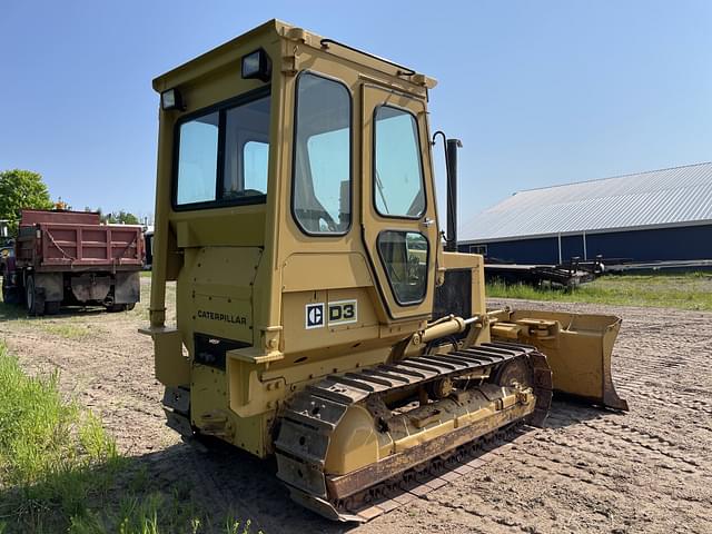 Image of Caterpillar D3 equipment image 4