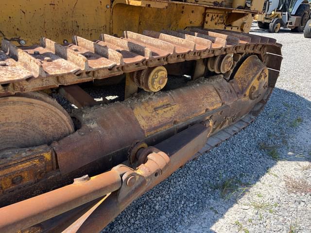 Image of Caterpillar D5 equipment image 3
