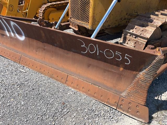 Image of Caterpillar D5 equipment image 4