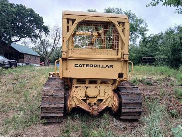 Image of Caterpillar D5 equipment image 3