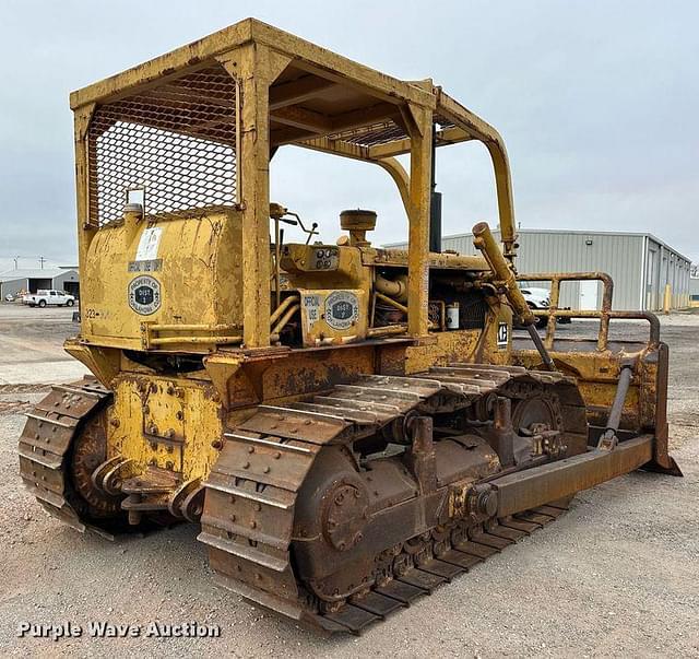 Image of Caterpillar D6C equipment image 4