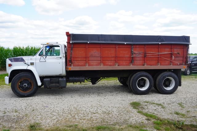 Image of Chevrolet C65 equipment image 2