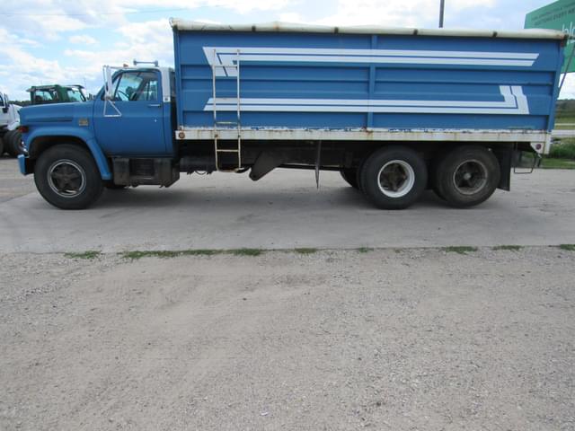 Image of Chevrolet C60 equipment image 4