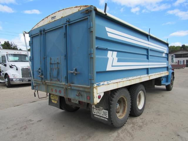 Image of Chevrolet C60 equipment image 3