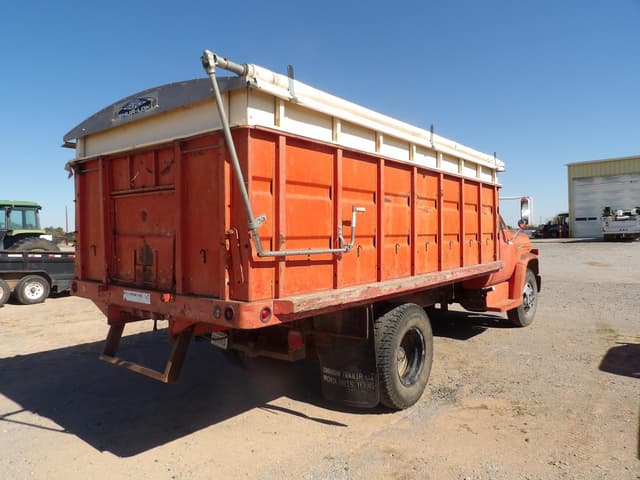 Image of Chevrolet C60 equipment image 3