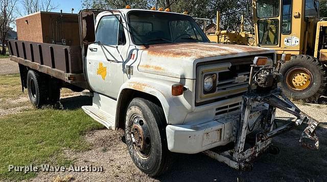 Image of Chevrolet C60 equipment image 2