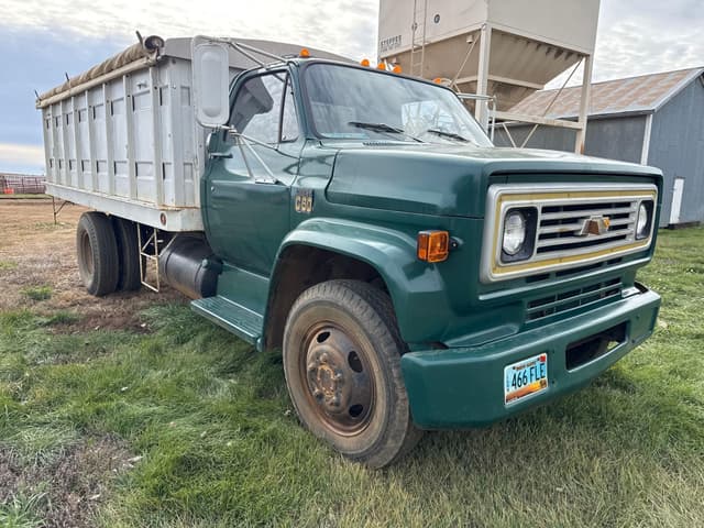 Image of Chevrolet C60 equipment image 2