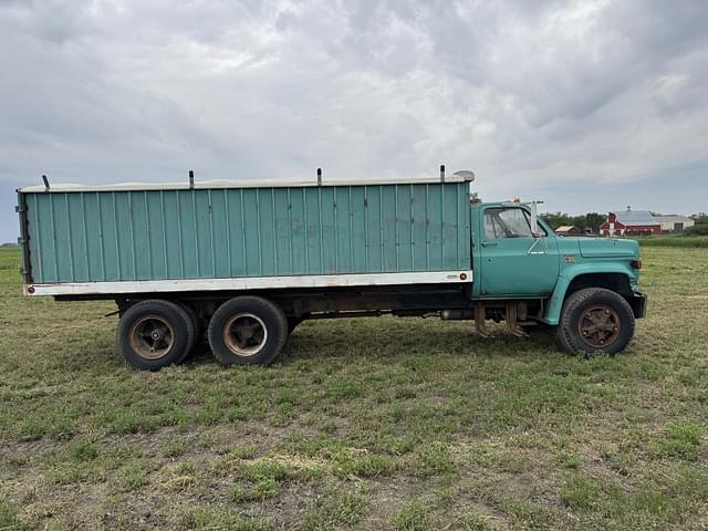 Image of Chevrolet C65 equipment image 2