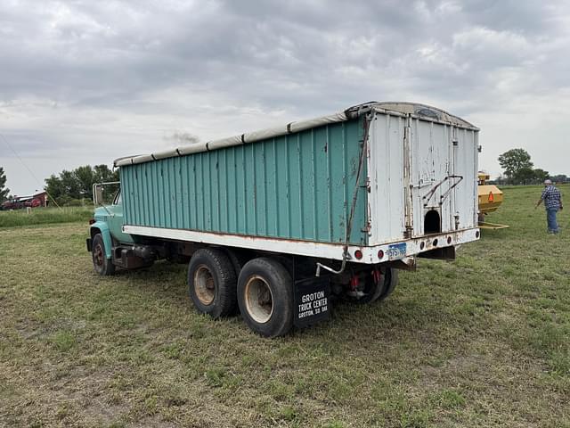 Image of Chevrolet C65 equipment image 4