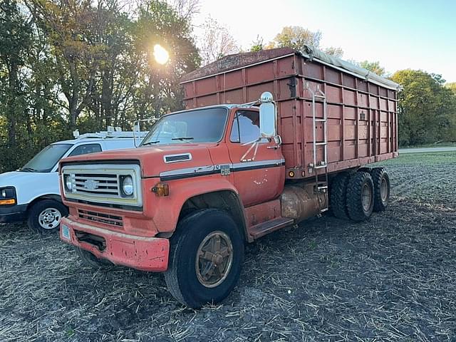 Image of Chevrolet C65 equipment image 1