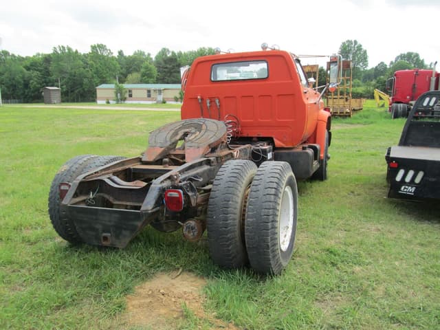 Image of Chevrolet C65 equipment image 2