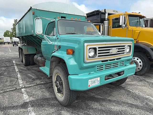Image of Chevrolet C65 equipment image 2