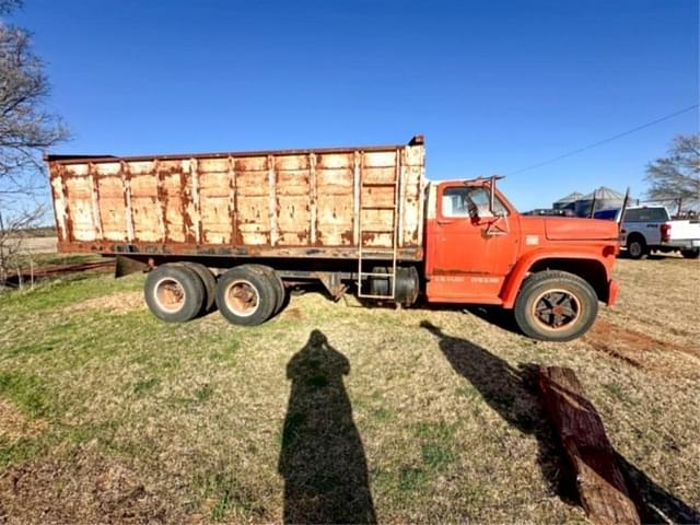 Image of Chevrolet C65 equipment image 2