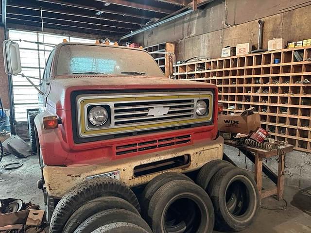 Image of Chevrolet C65 equipment image 1