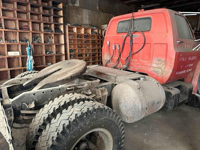 Image of Chevrolet C65 equipment image 3