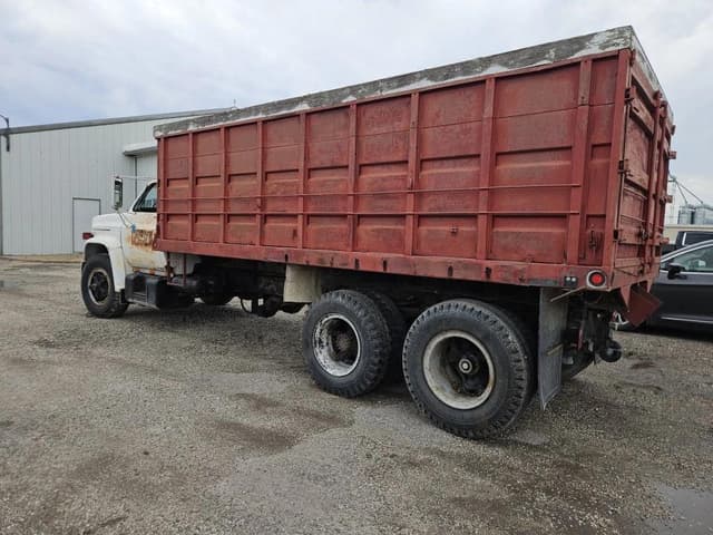 Image of Chevrolet CE66 equipment image 4