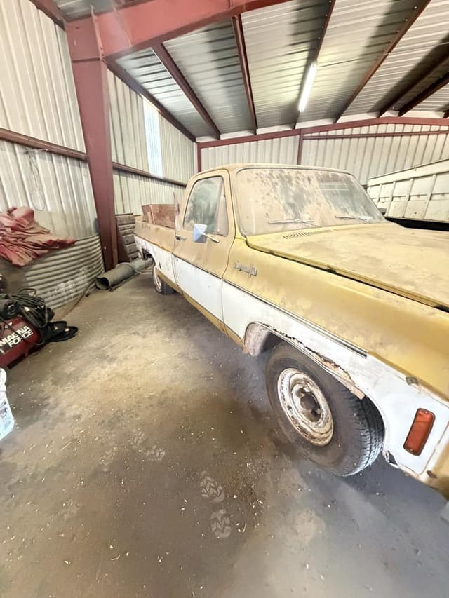 Image of Chevrolet Cheyenne 10 equipment image 1