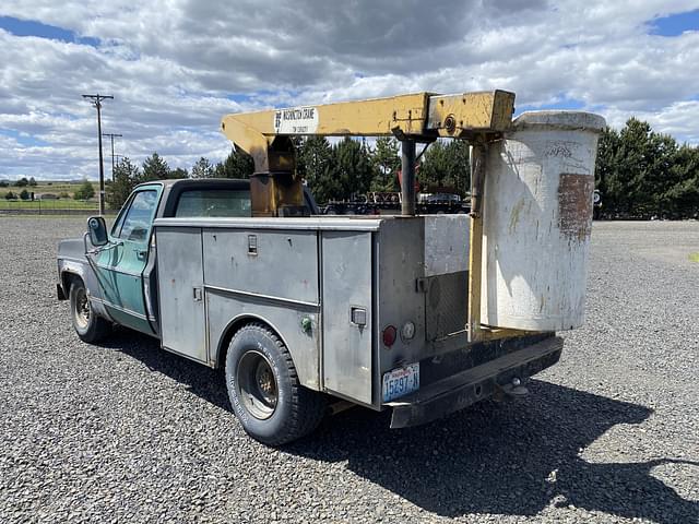 Image of Chevrolet 20 equipment image 2