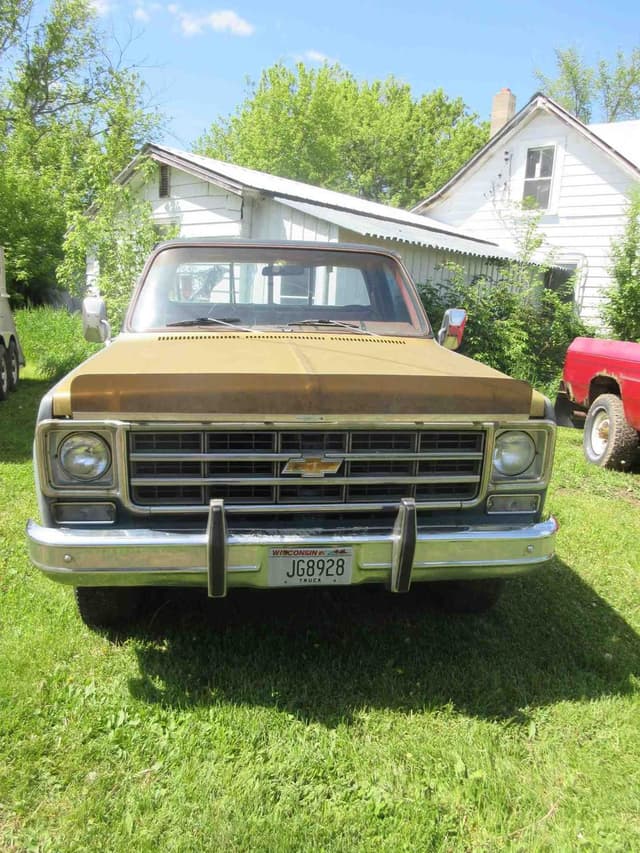 Image of Chevrolet Silverado equipment image 1