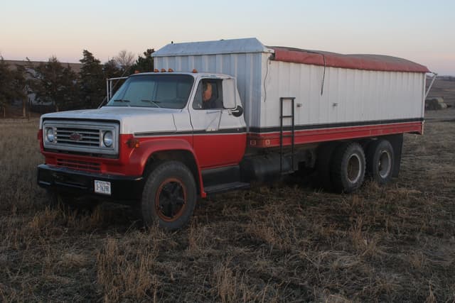 Image of Chevrolet Undetermined equipment image 2